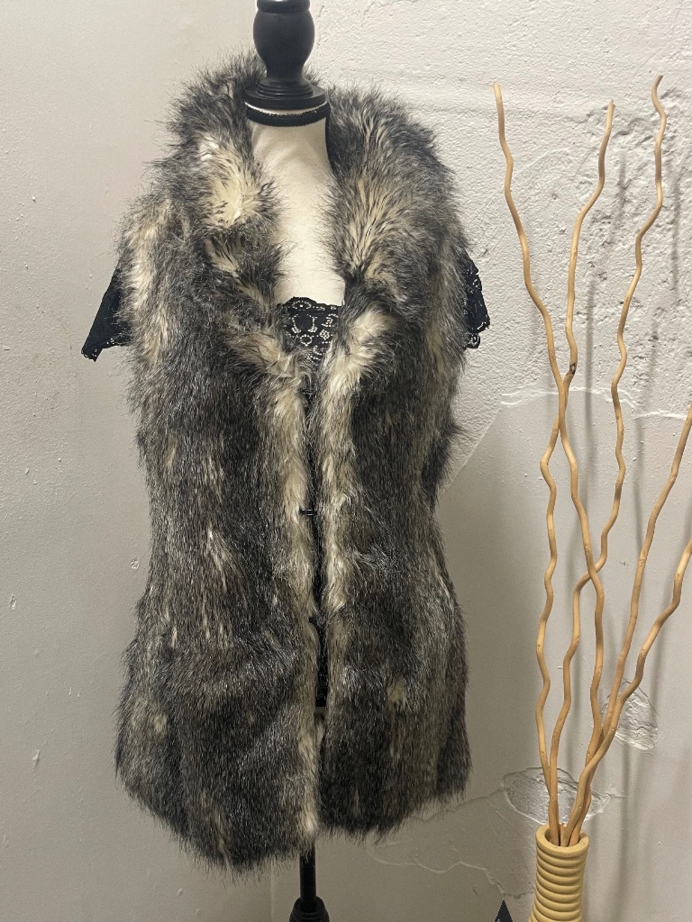 Stunning, vintage-inspired GUESS faux fur vest.